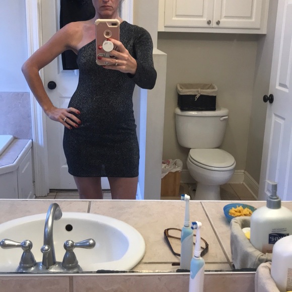 Express Holiday dress - Picture 2 of 4